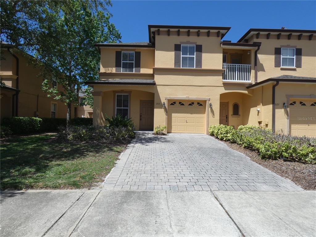 2111 RETREAT VIEW CIRCLE