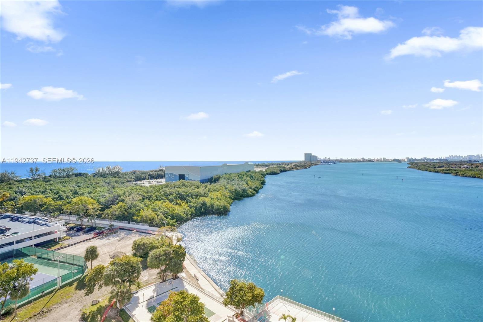 300 Bayview Dr # 1110, Sunny Isles Beach FL 33160