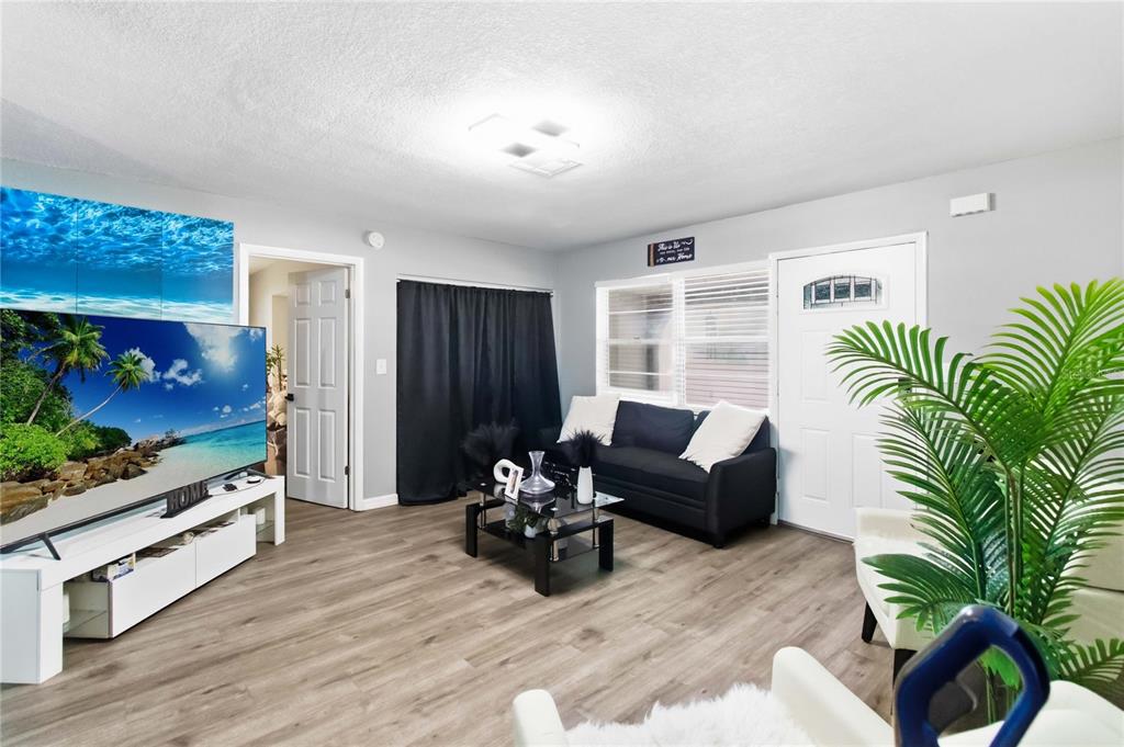 568 E NORMANDY BOULEVARD, DELTONA, FL — photo 5 of 19