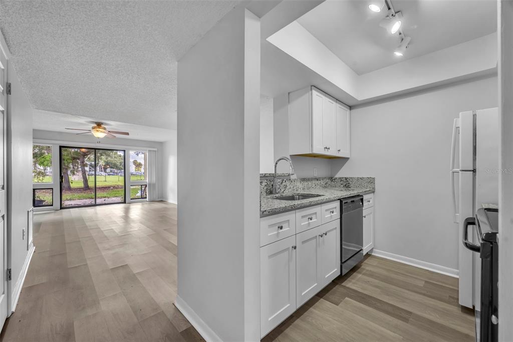 5089 EAGLESMERE DRIVE UNIT D09, ORLANDO, FL — photo 5 of 27
