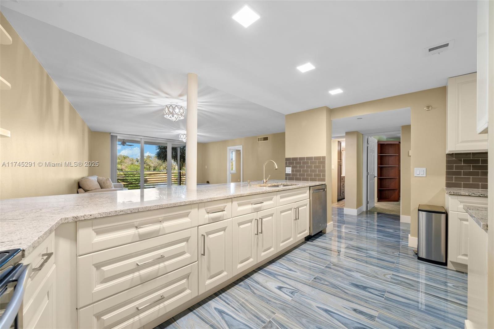3499 Oaks Way # 205 # 205, Pompano Beach FL 33069