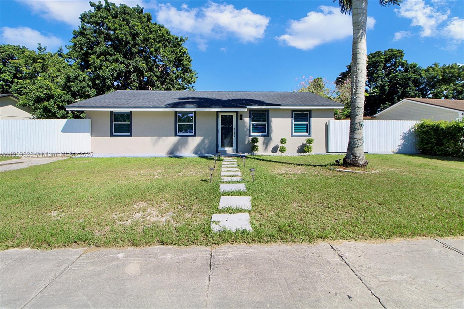 365 SW 17th Ave, Homestead FL 33030