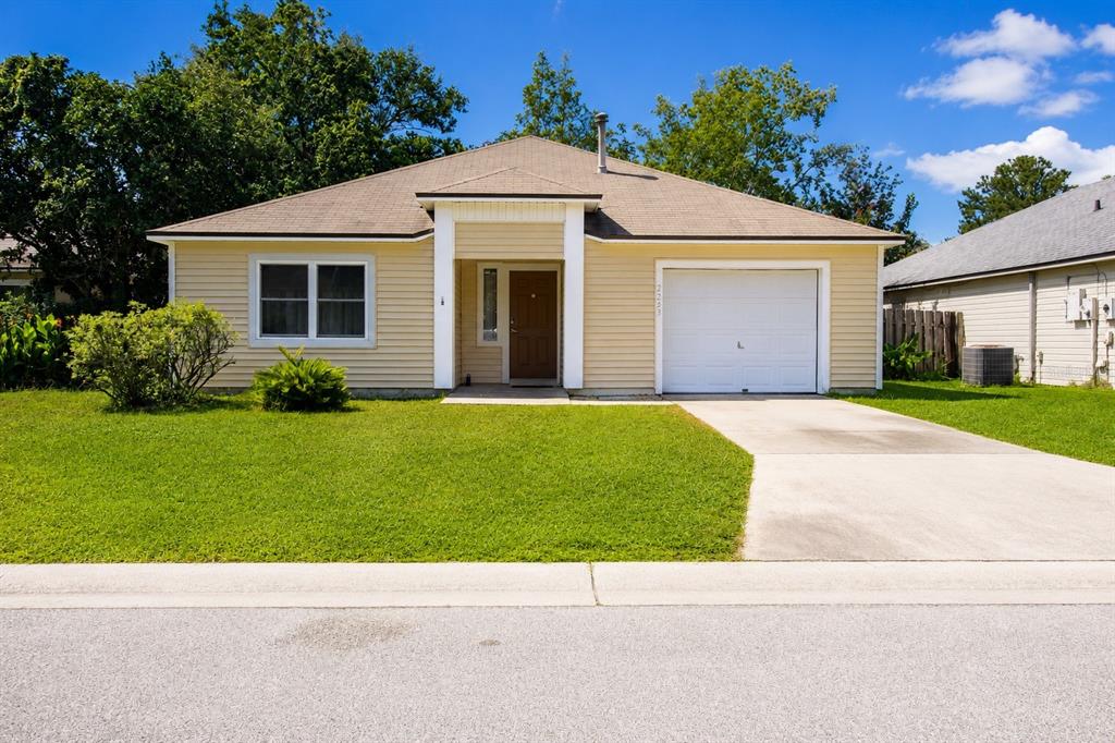 2523 NW 38 PLACE