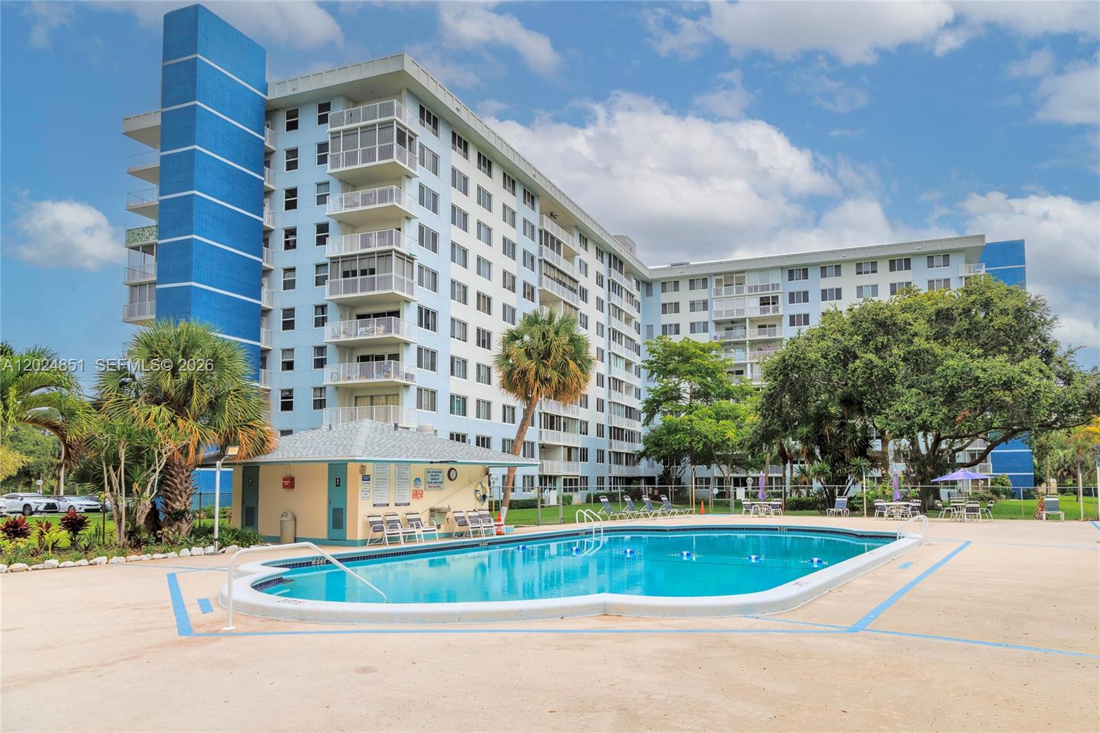 4200 Hillcrest Dr # 504, Hollywood FL 33021