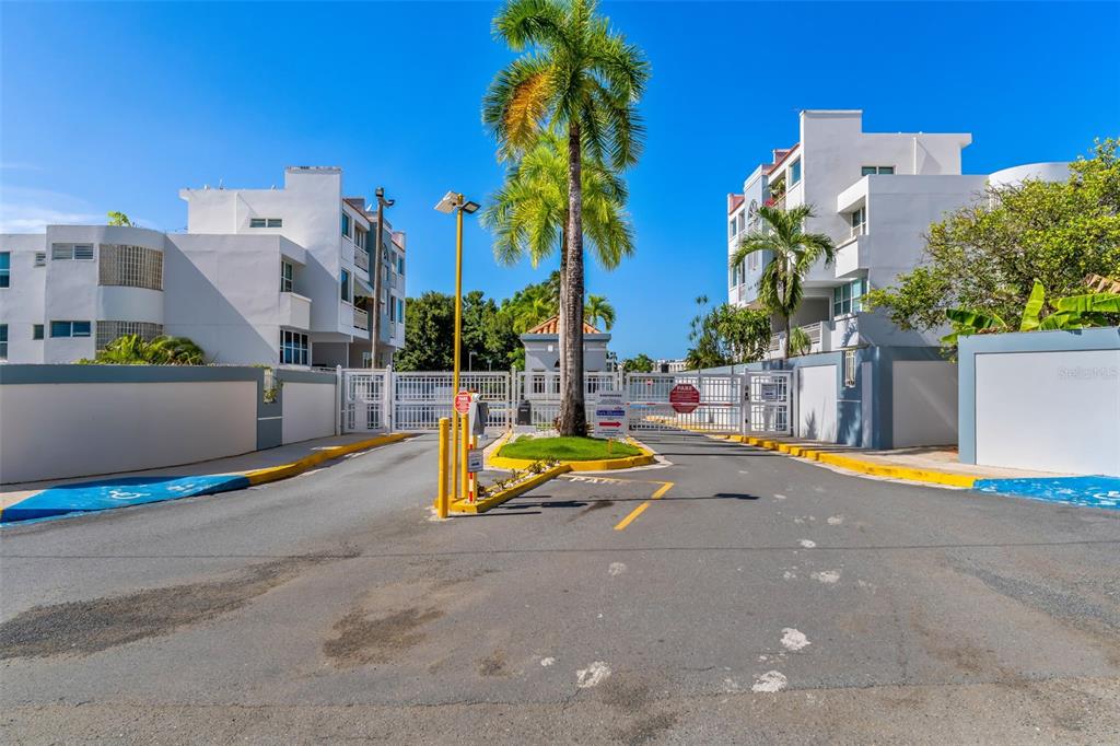 9285 COND CHALETS SEVILLANO UNIT 302