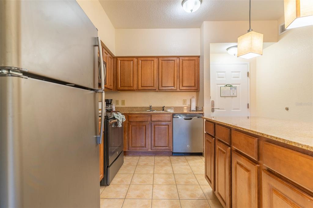 12521 FLORIDAYS RESORT DRIVE UNIT 211F, ORLANDO, FL — photo 5 of 22