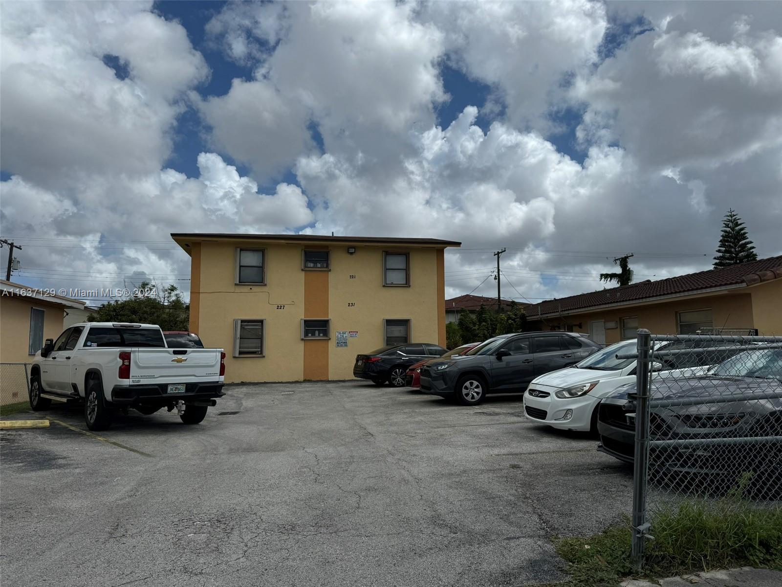 231 E 7th St, Hialeah FL 33010