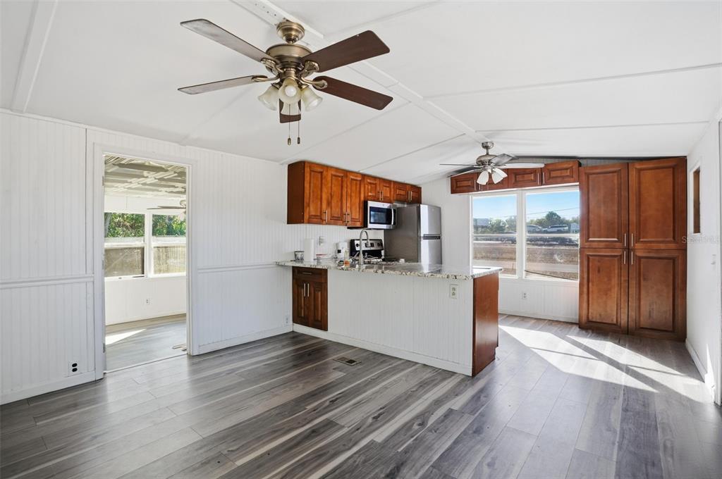 9727 LAKE DRIVE, WEEKI WACHEE, FL — photo 2 of 30