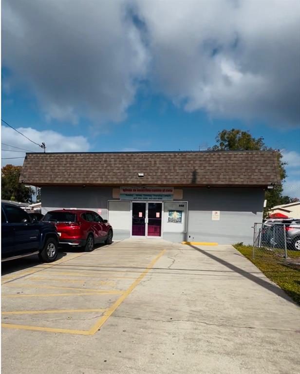 205 W OAK RIDGE ROAD