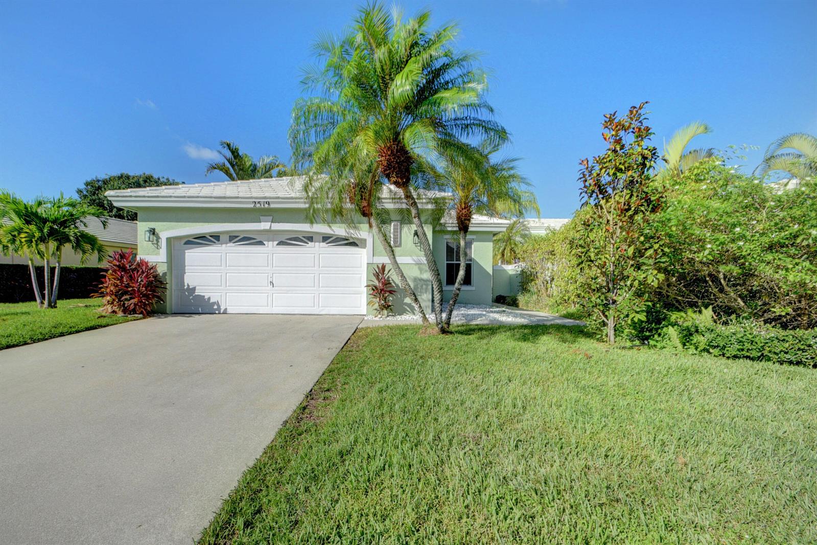 2519 Country Golf Drive, Wellington FL 33414