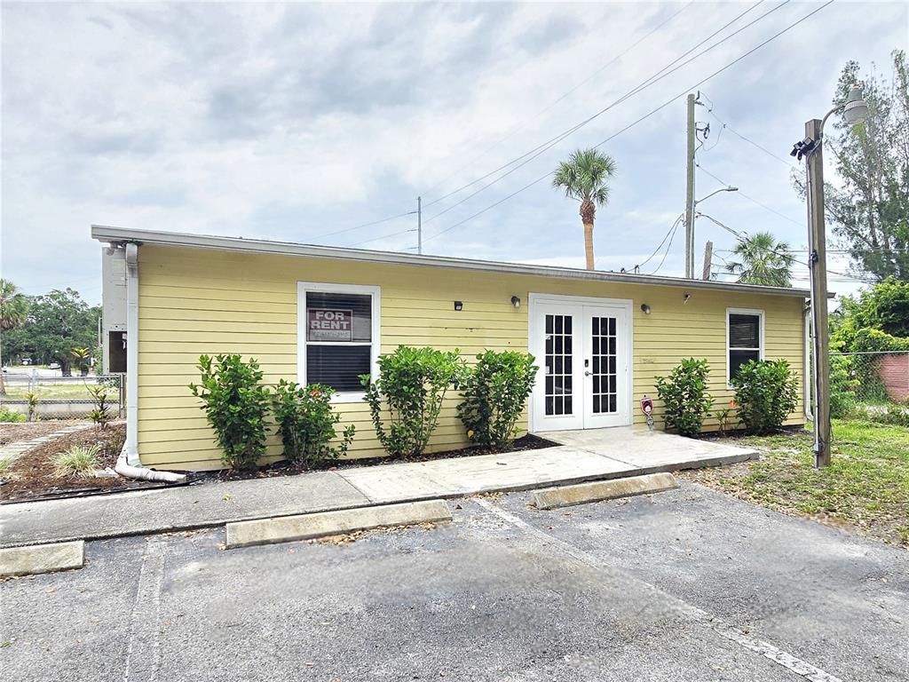 7901 N NEBRASKA AVENUE UNIT 100