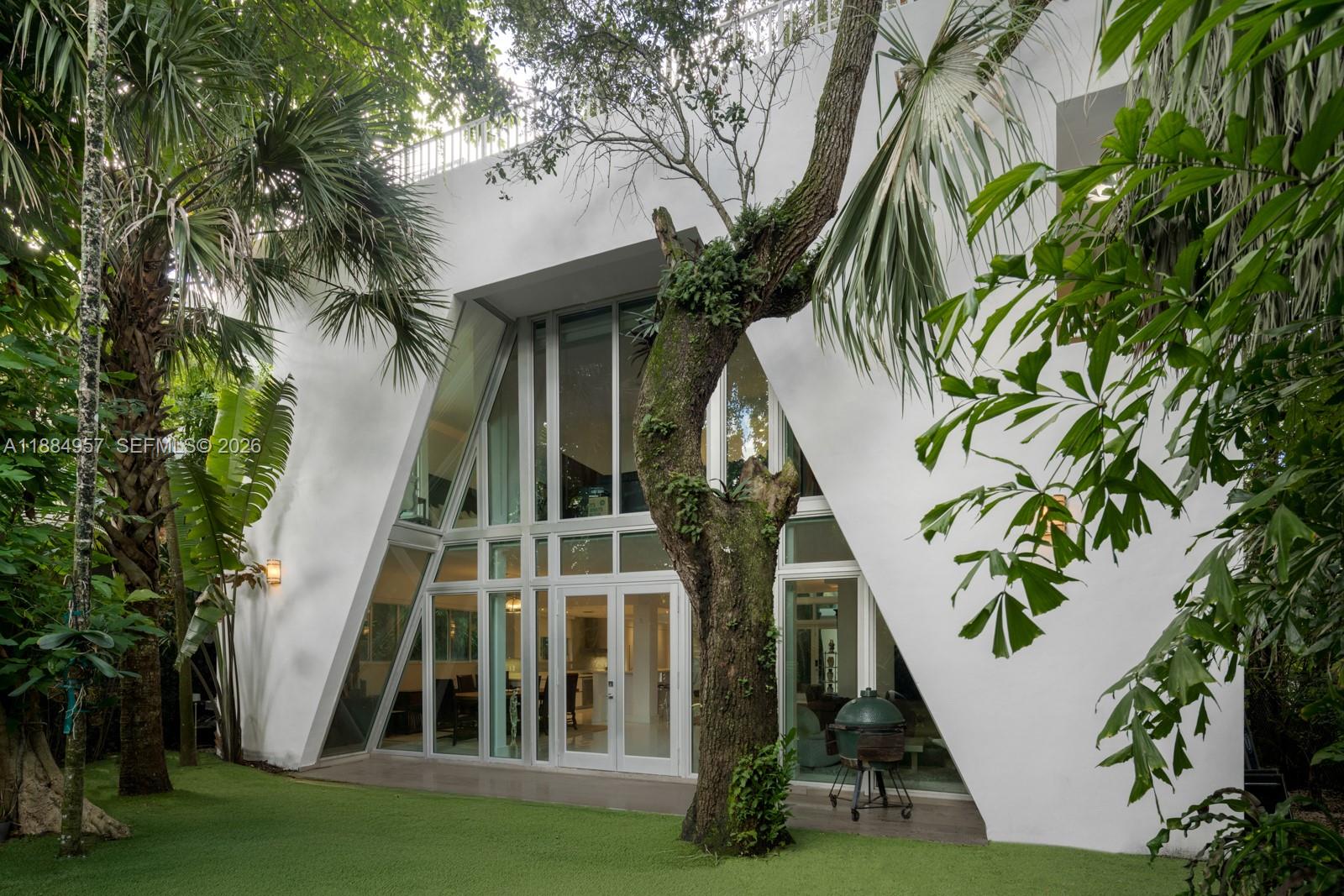 3861 Kumquat Ave, Coconut Grove FL 33133
