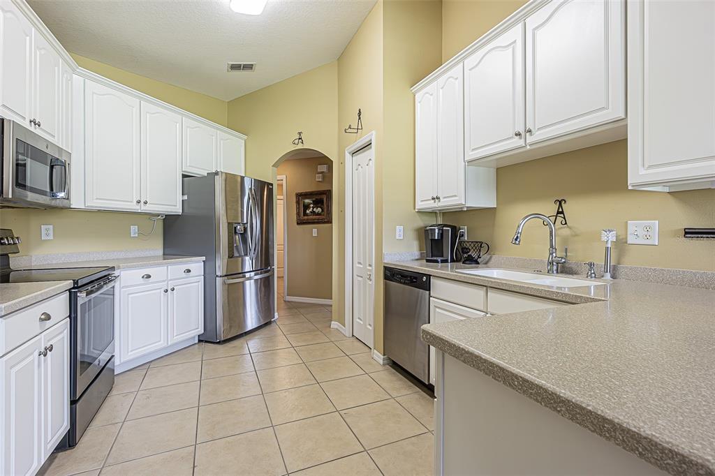 29435 SNAP HOOK DRIVE, SAN ANTONIO, FL — photo 3 of 29