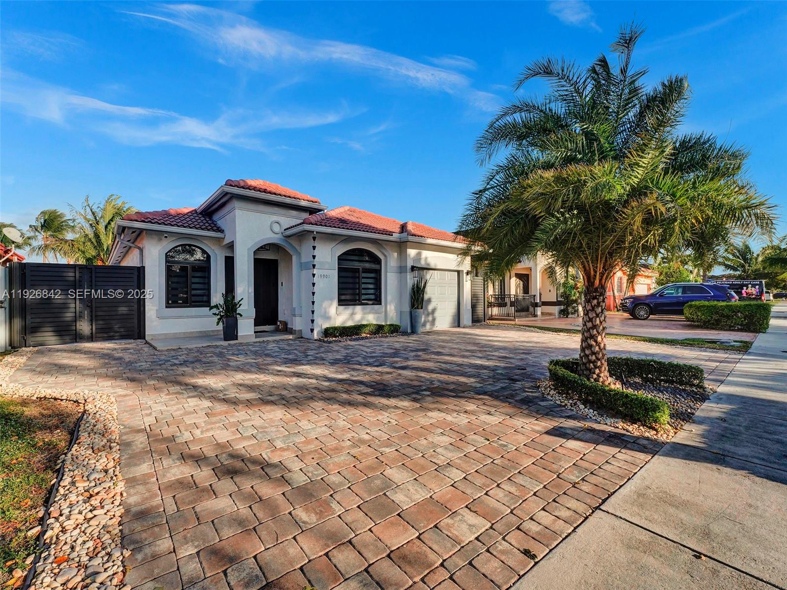 19901 NW 77th Ct, Hialeah FL 33015