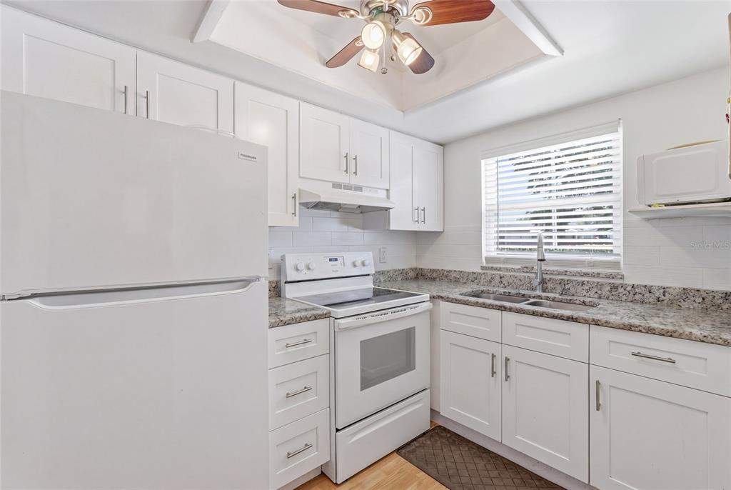 404 E ORLANDO AVENUE UNIT 11B, OCOEE, FL — photo 2 of 25