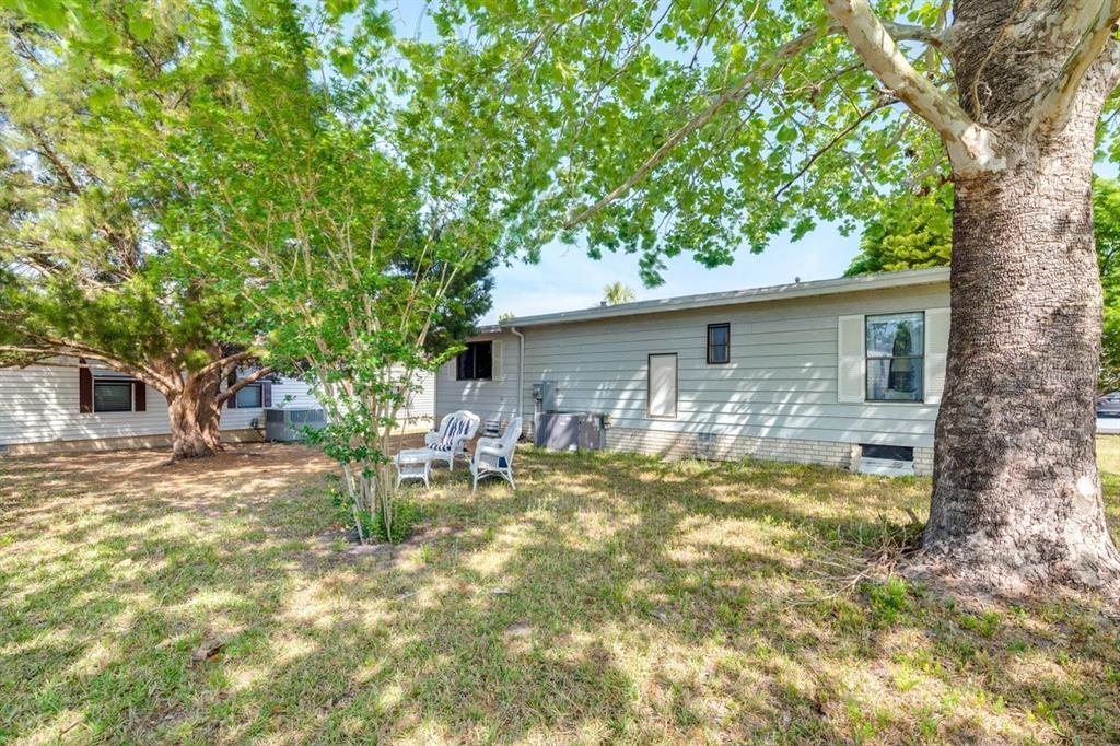 1224 DUSTIN DRIVE, LADY LAKE, FL — photo 5 of 28
