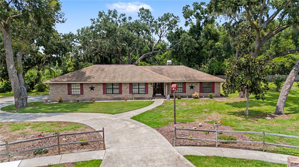 3901 BUTTONWOOD COURT