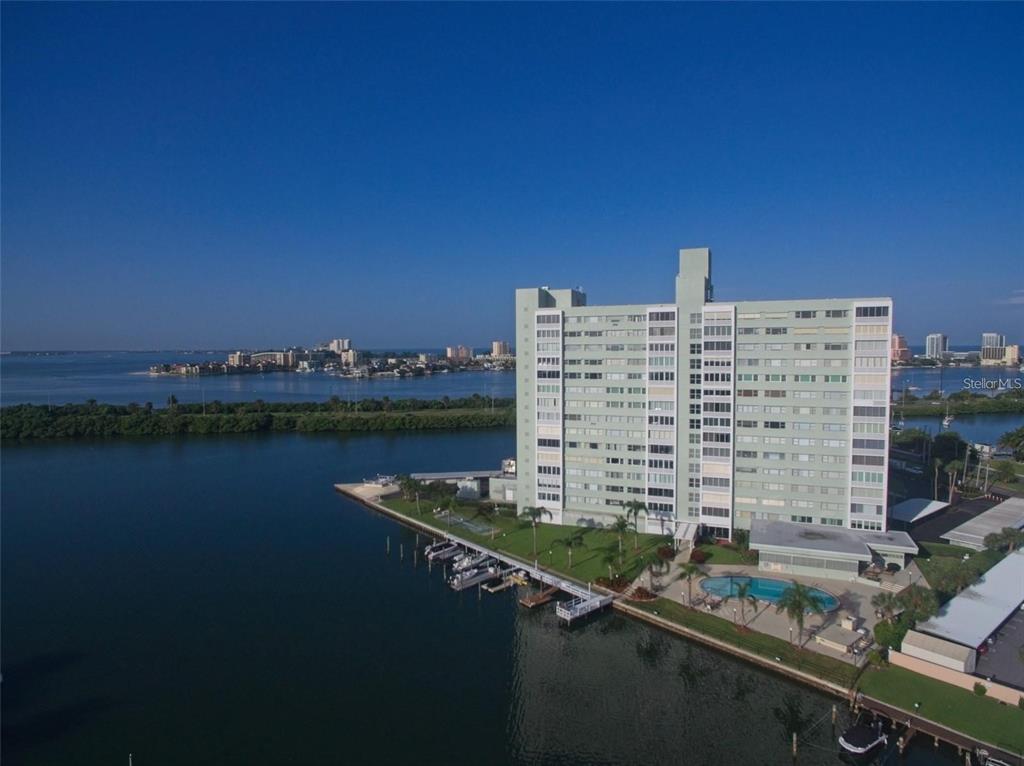 31 ISLAND WAY UNIT 1403