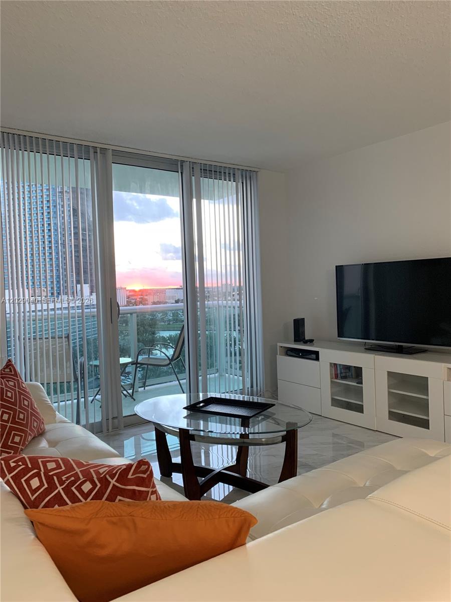 3901 S Ocean Dr # 12V, Hollywood FL 33019