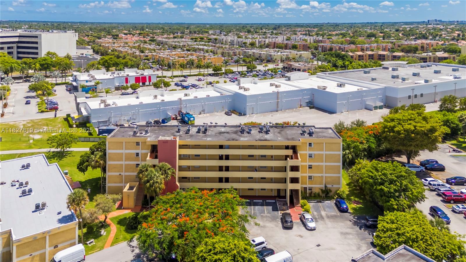 9280 Fontainebleau Blvd # 206, Miami FL 33172