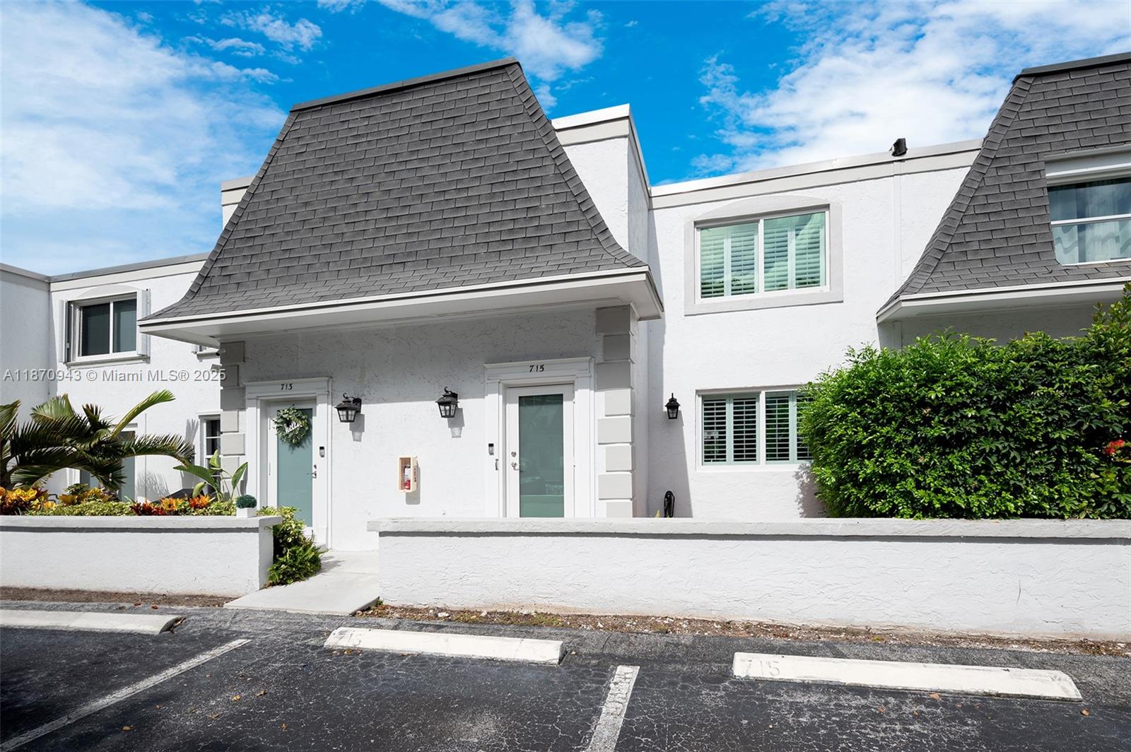 715 NE 27th Ave, Hallandale Beach FL 33009
