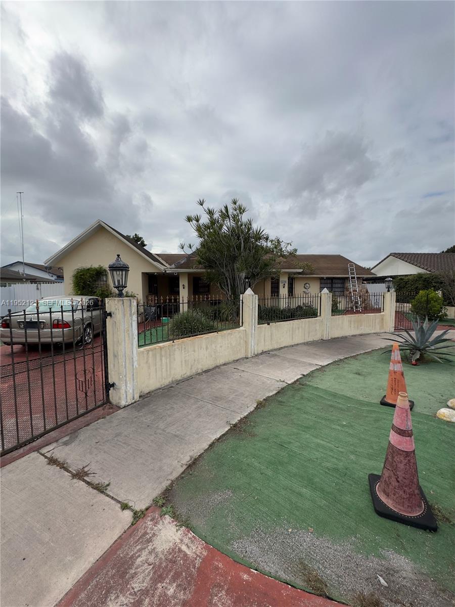 530 SW 101st Ct, Miami FL 33174
