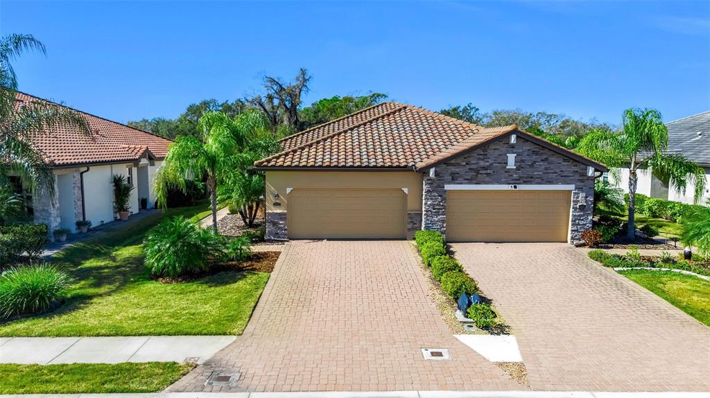 2712 STARWOOD COURT