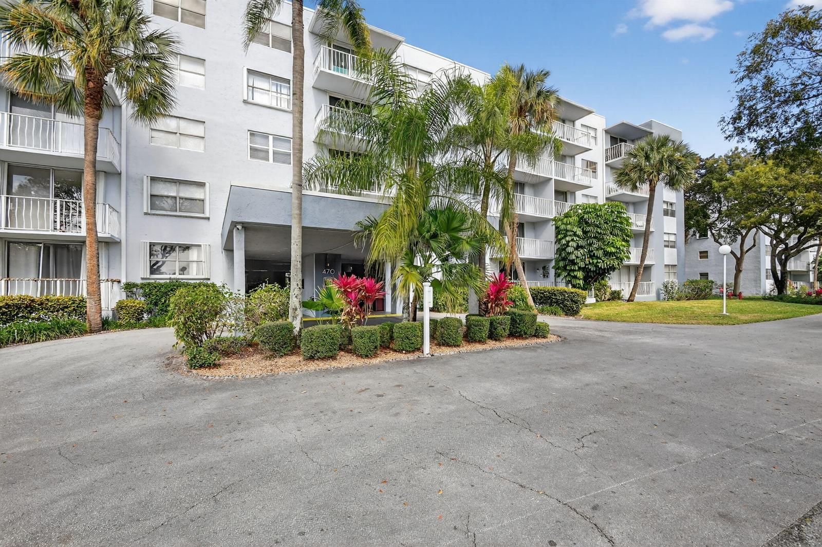 470 Executive Center Drive # 4j, West Palm Beach FL 33401