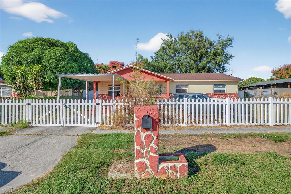 7010 S SANDHURST DRIVE