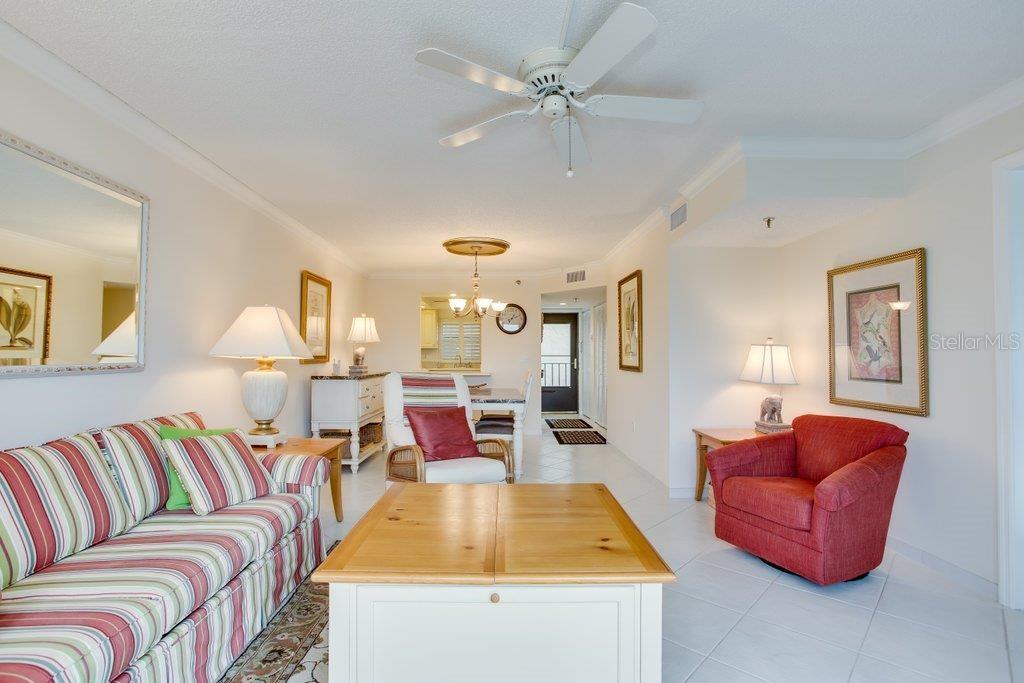 1001 BENJAMIN FRANKLIN DRIVE UNIT 404, SARASOTA, FL — photo 4 of 16