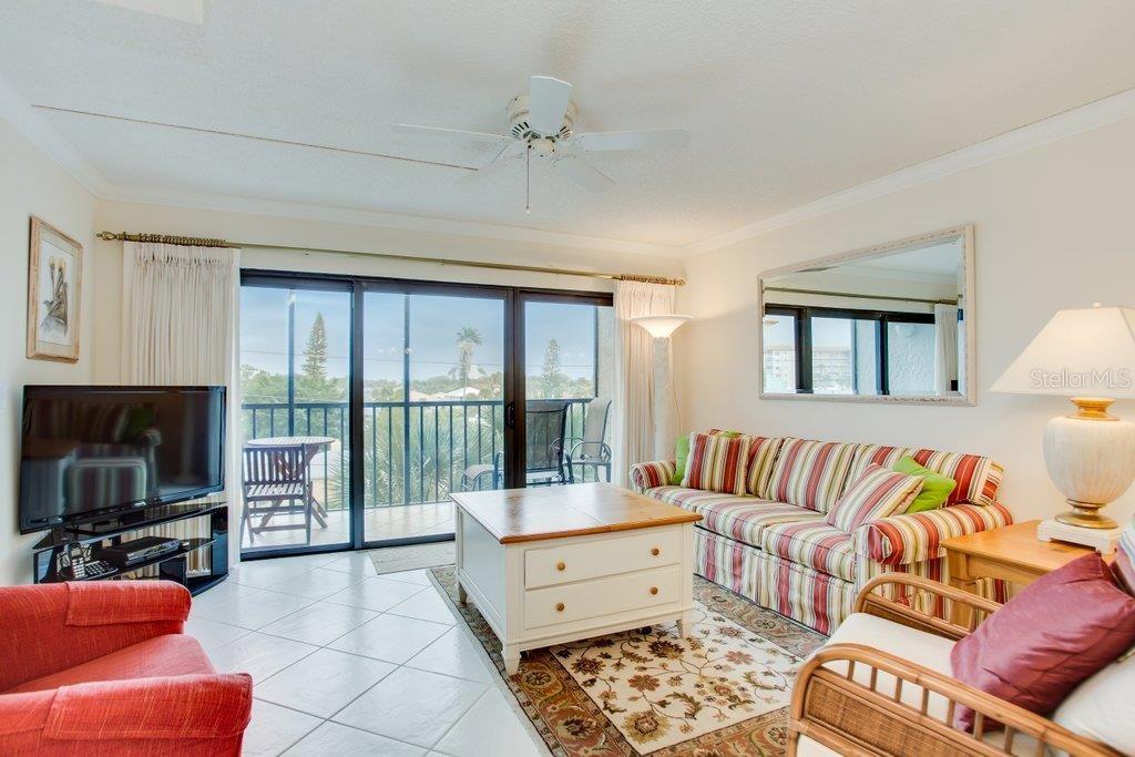 1001 BENJAMIN FRANKLIN DRIVE UNIT 404, SARASOTA, FL — photo 5 of 16