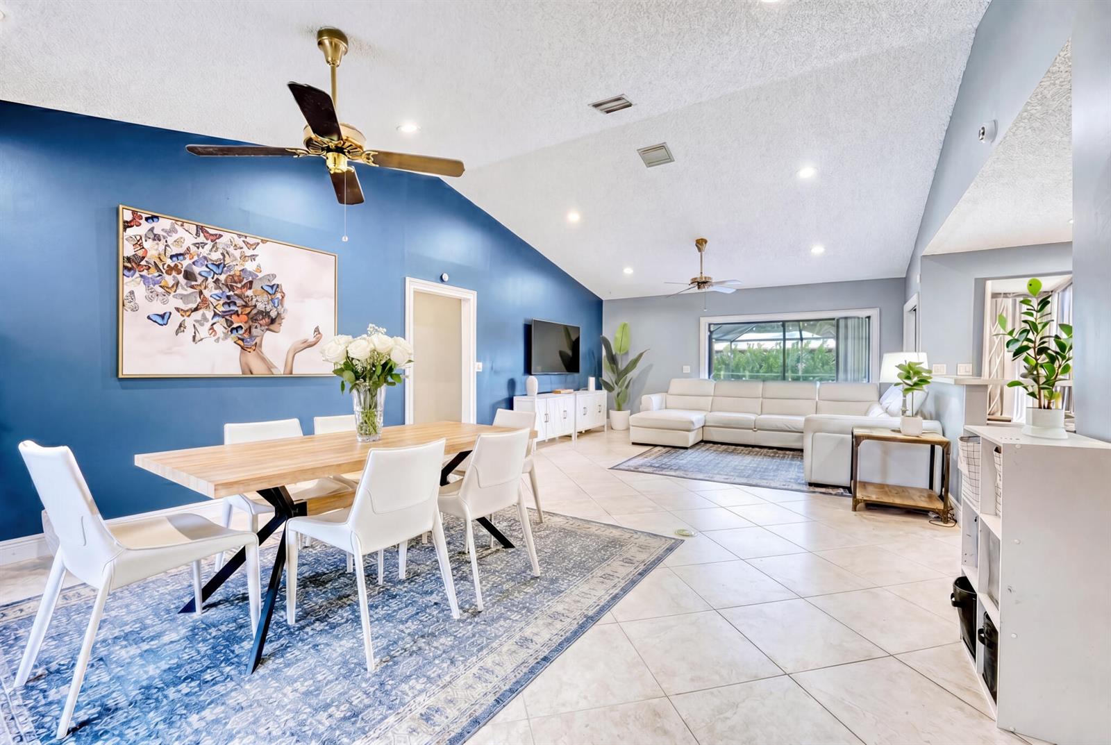 935 NW 110th Lane, Coral Springs FL 33071