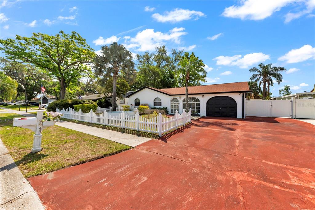 9043 HICKORY CIRCLE, TAMPA, FL — photo 4 of 30