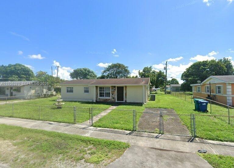 3222 NW 182nd St, Miami Gardens FL 33056