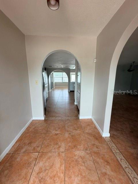 527 WAYFARER DRIVE, TARPON SPRINGS, FL — photo 2 of 6