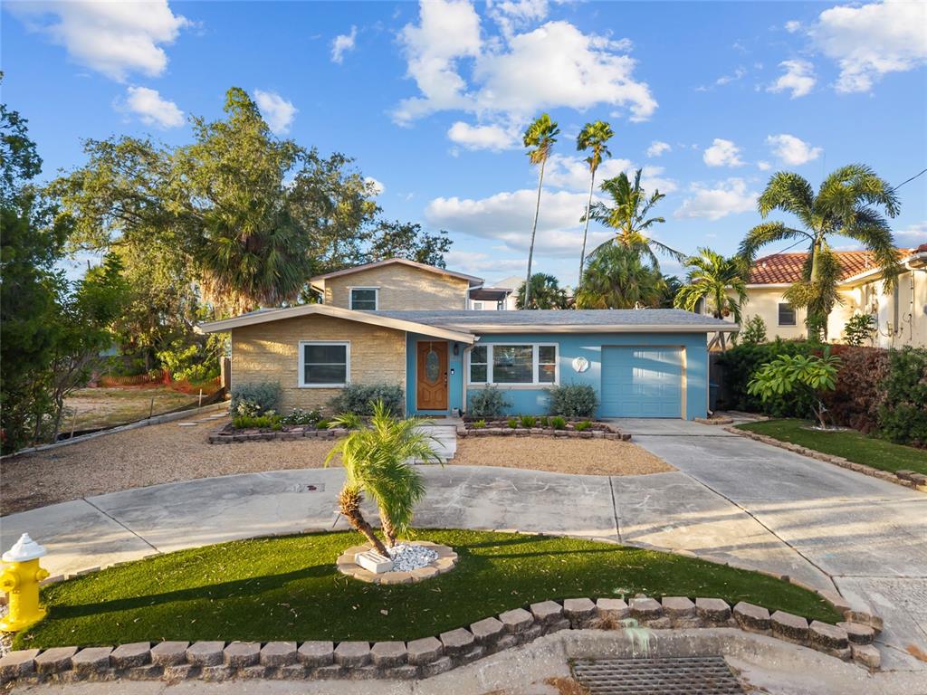 284 44TH AVENUE, ST PETE BEACH, FL — photo 3 of 30