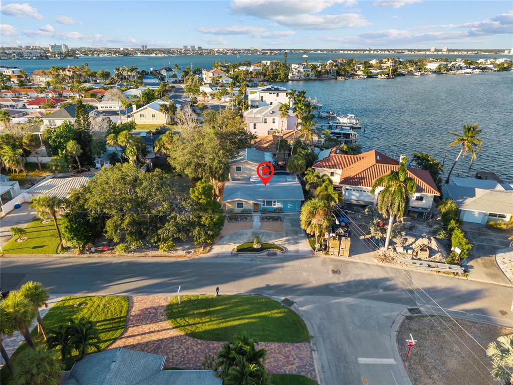 284 44TH AVENUE, ST PETE BEACH, FL — photo 4 of 30
