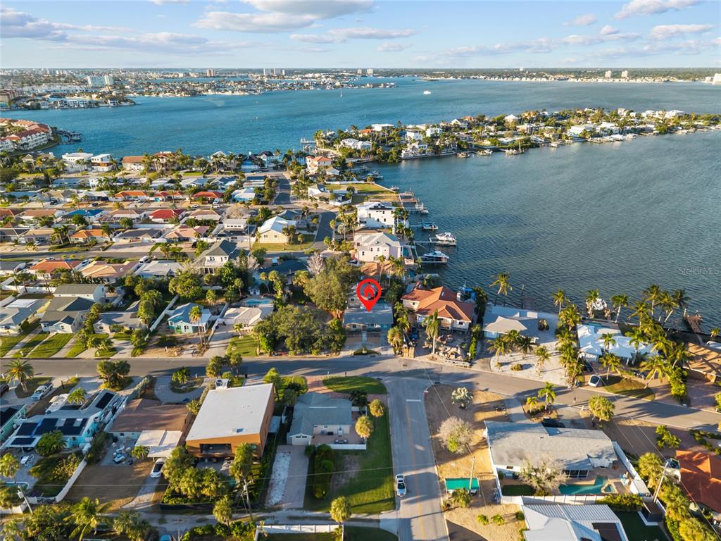 284 44TH AVENUE, ST PETE BEACH, FL — photo 5 of 30