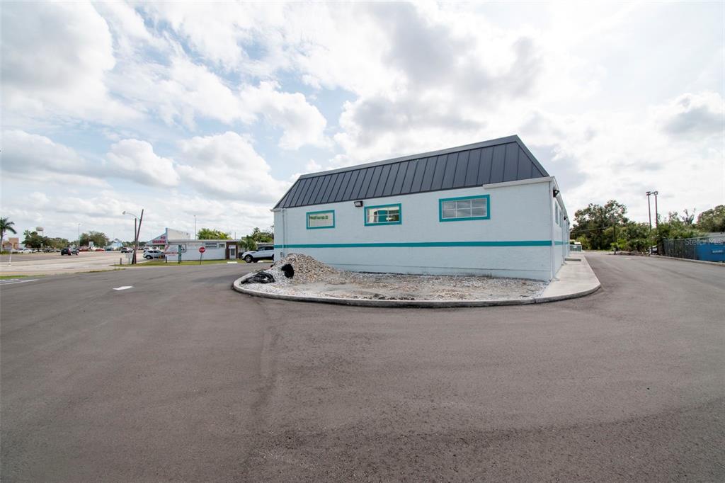 4535 TAMIAMI TRL