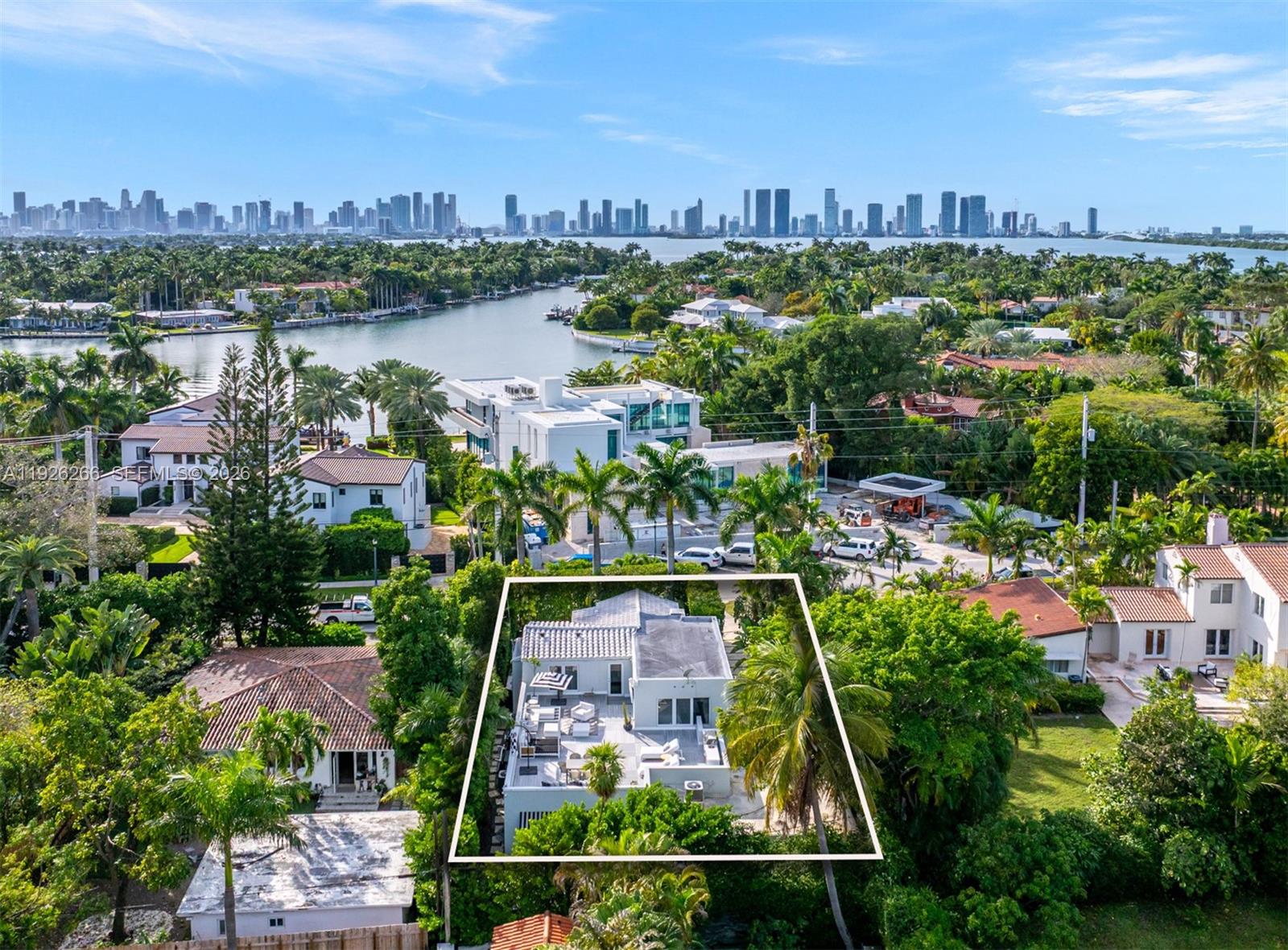 2729 N Bay Rd, Miami Beach FL 33140