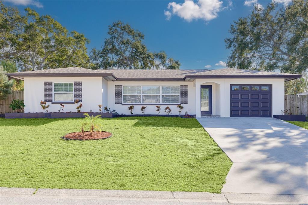 935 HILLWOOD DRIVE