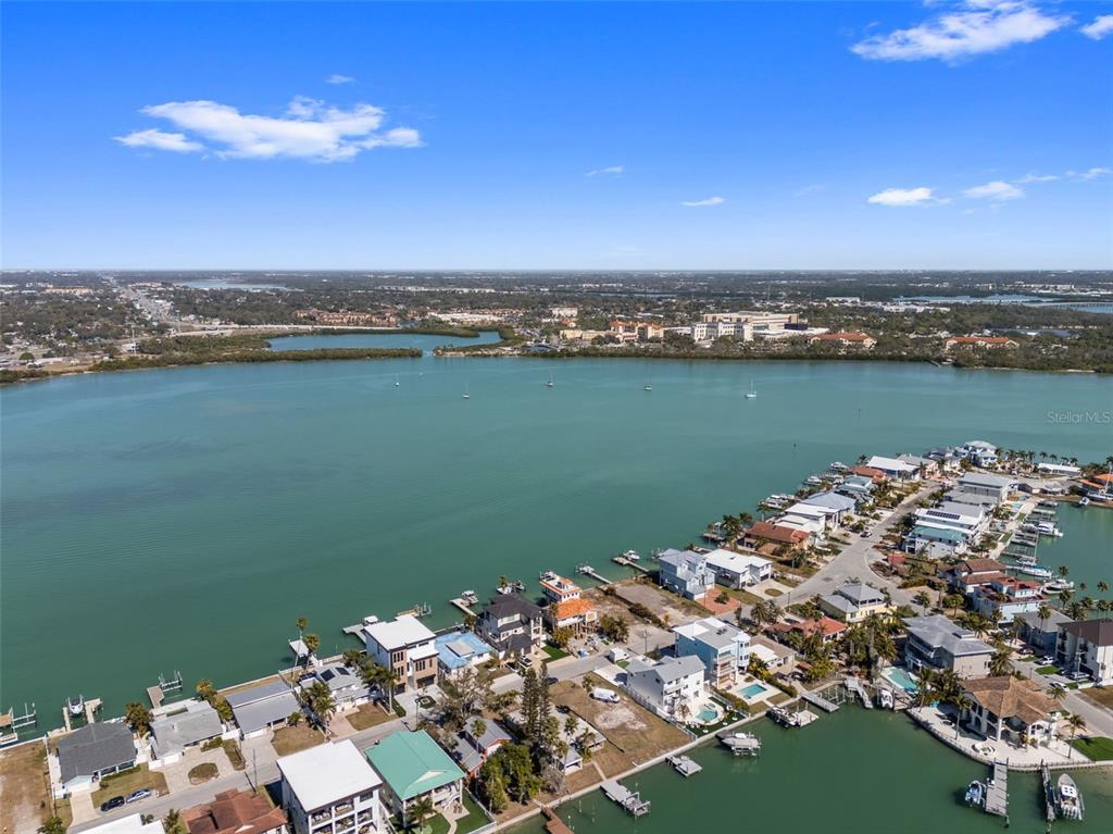 837 BAY POINT DRIVE, MADEIRA BEACH, FL — photo 5 of 23