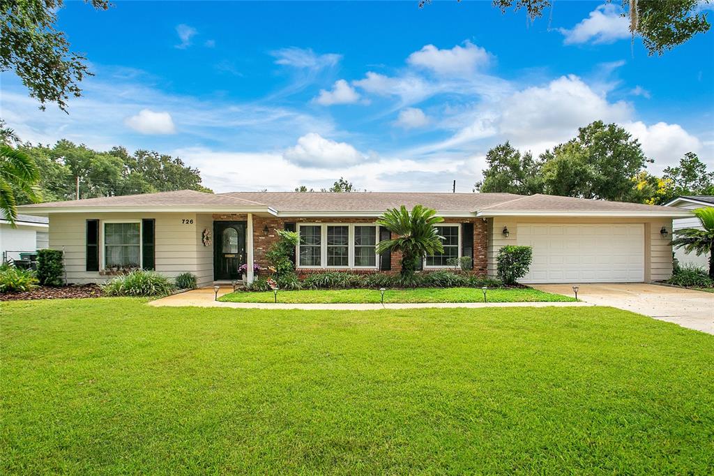 726 ALBERTSON PLACE