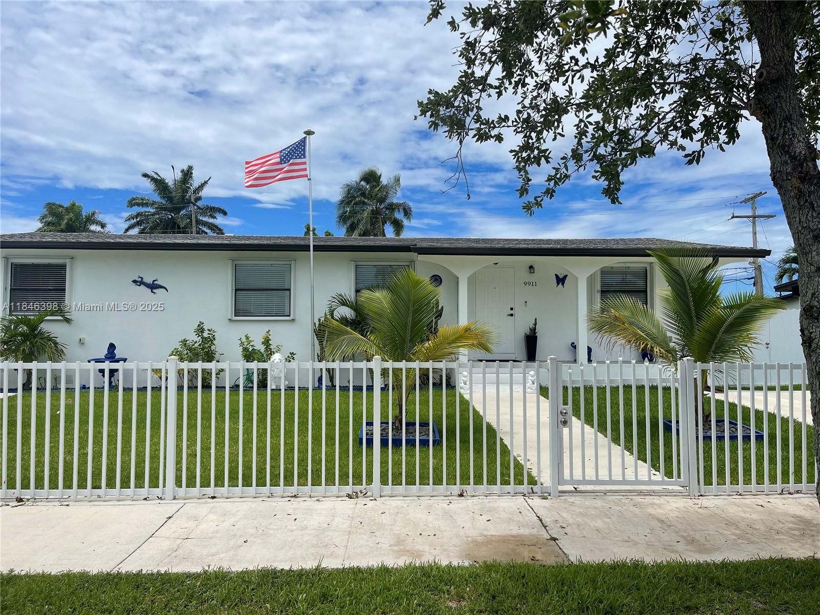 9911 SW 198th St, Cutler Bay FL 33157