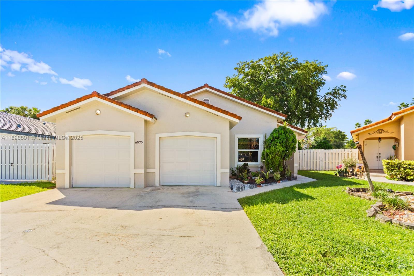 6090 NW 179th Ter, Hialeah FL 33015