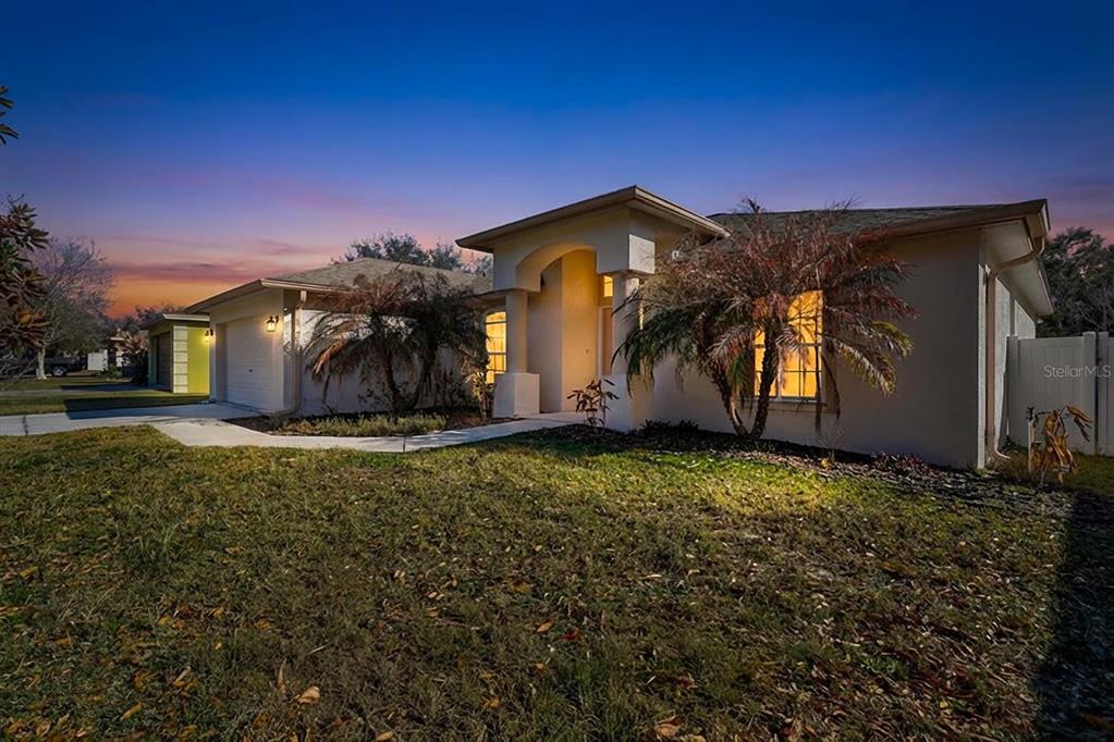 317 CARRIAGE CROSSING CIRCLE