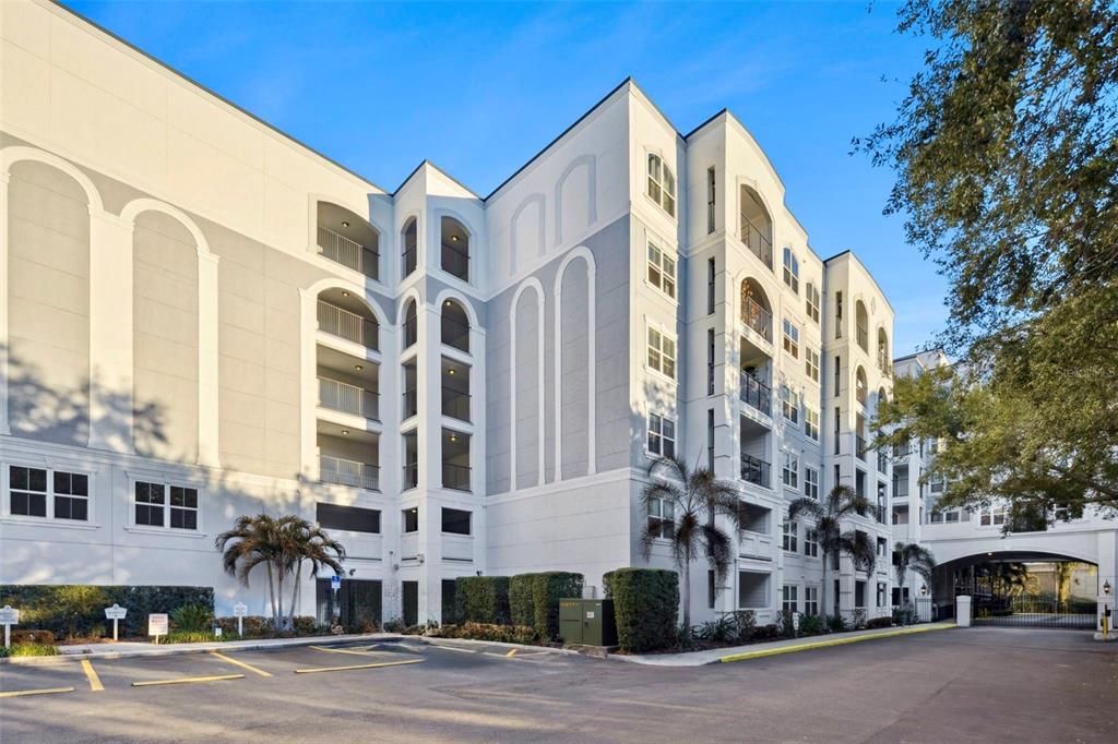204 E SOUTH STREET UNIT 6058