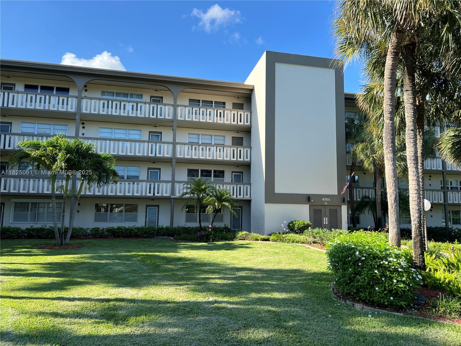 4701 Martinique Dr # F1, Coconut Creek FL 33066