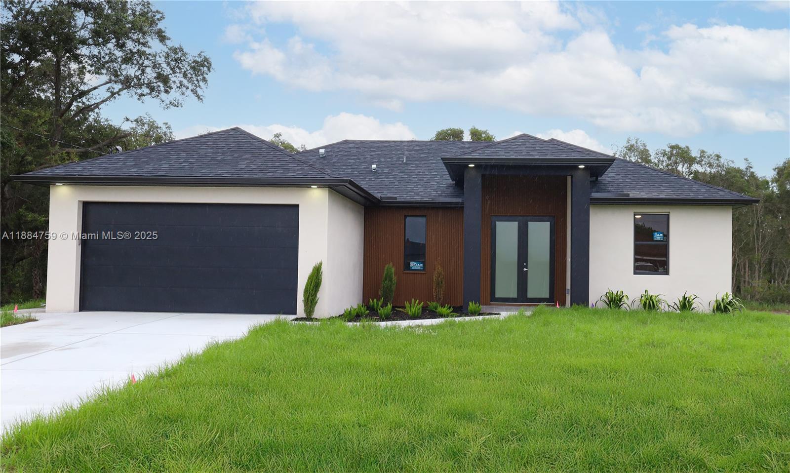 607 Pelee Ave, Lehigh Acres FL 33974