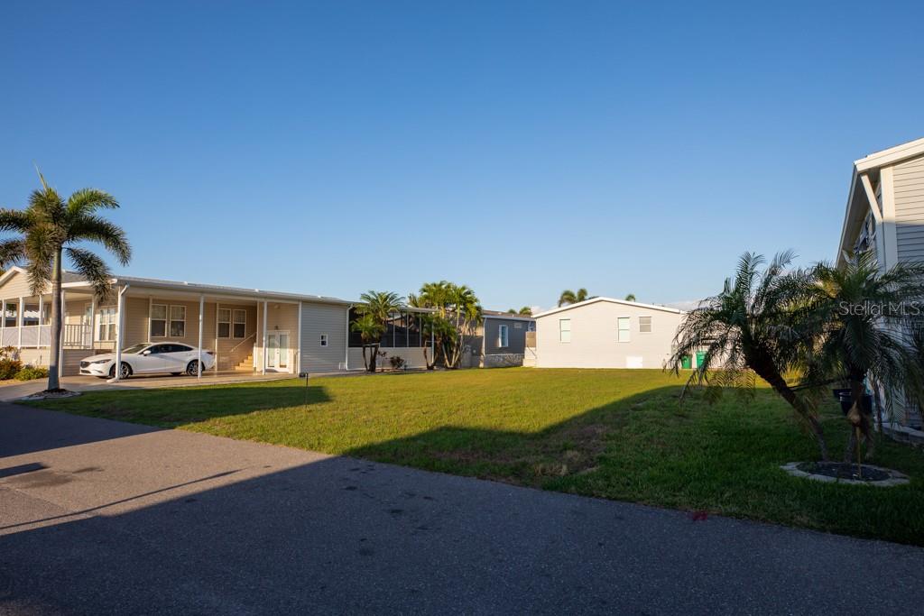 8 EMDEN CIRCLE, PUNTA GORDA, FL — photo 2 of 22